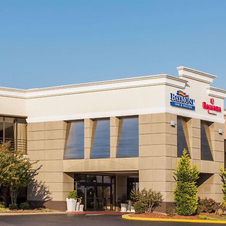 Baymont By Wyndham Fayetteville Fort Bragg Area Buitenkant foto
