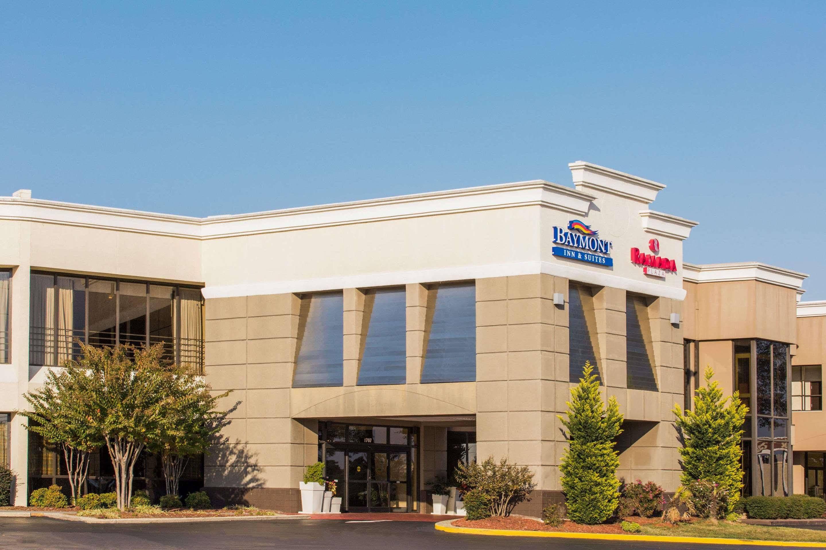 Baymont By Wyndham Fayetteville Fort Bragg Area Buitenkant foto