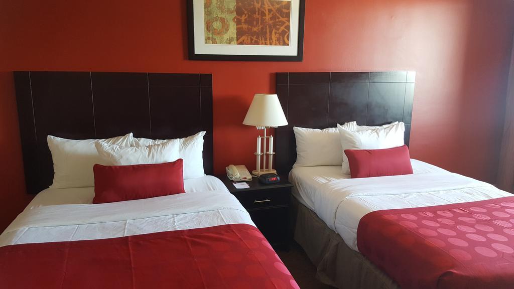 Baymont By Wyndham Fayetteville Fort Bragg Area Buitenkant foto