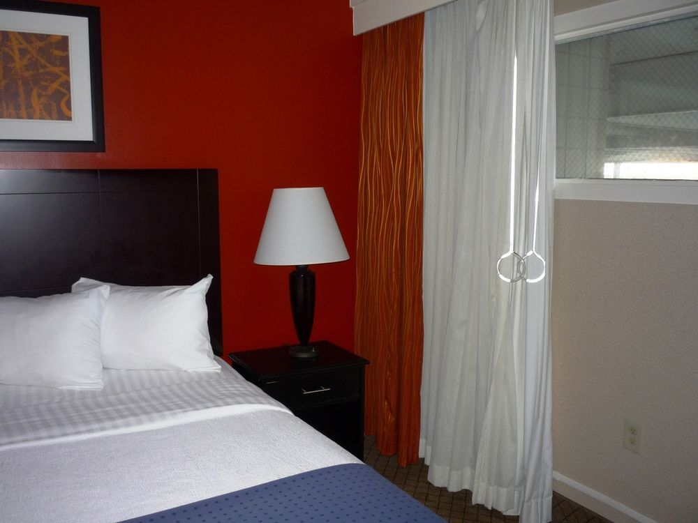 Baymont By Wyndham Fayetteville Fort Bragg Area Buitenkant foto