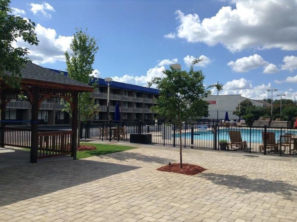 Baymont By Wyndham Fayetteville Fort Bragg Area Buitenkant foto
