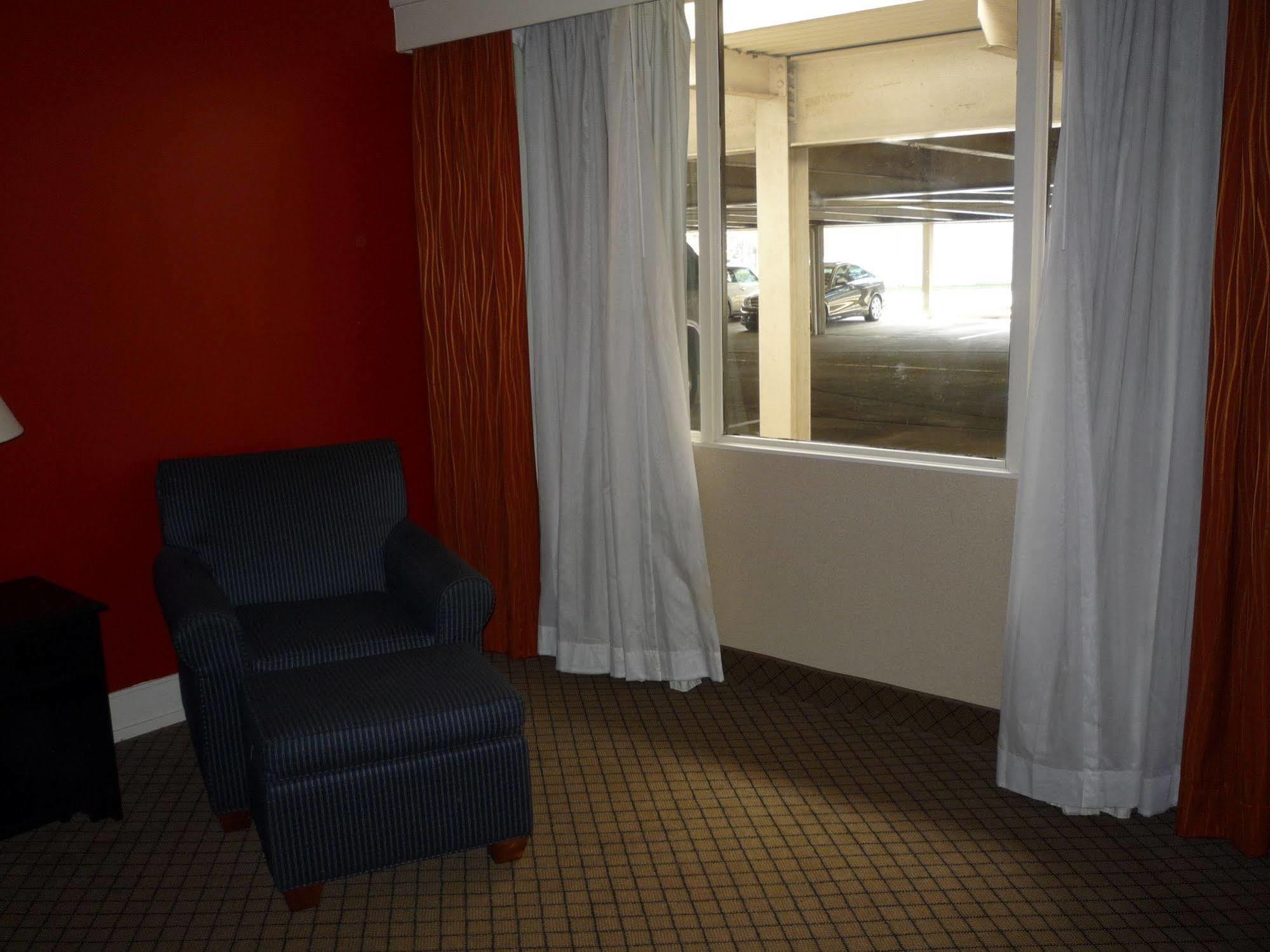 Baymont By Wyndham Fayetteville Fort Bragg Area Buitenkant foto