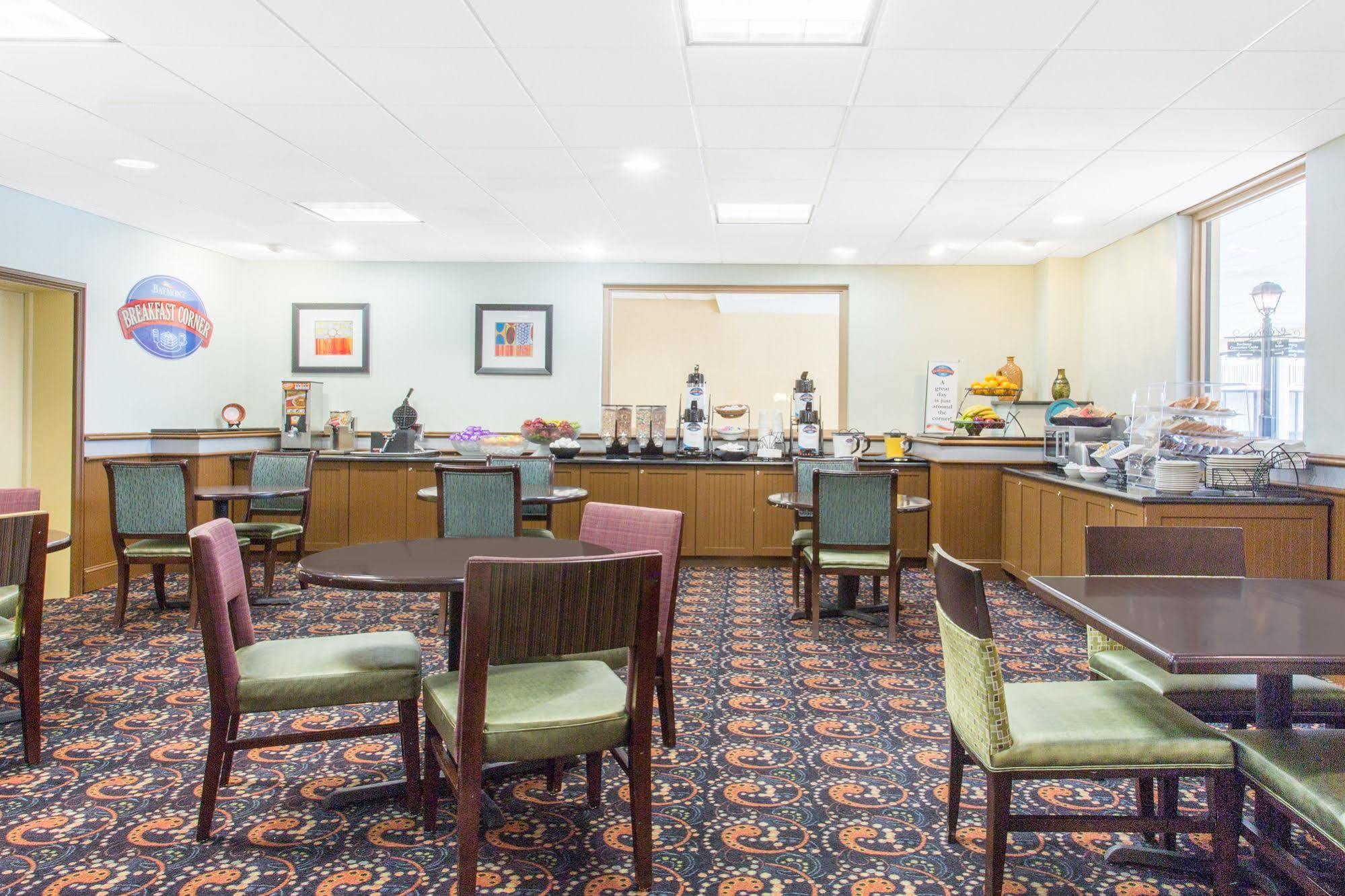 Baymont By Wyndham Fayetteville Fort Bragg Area Buitenkant foto