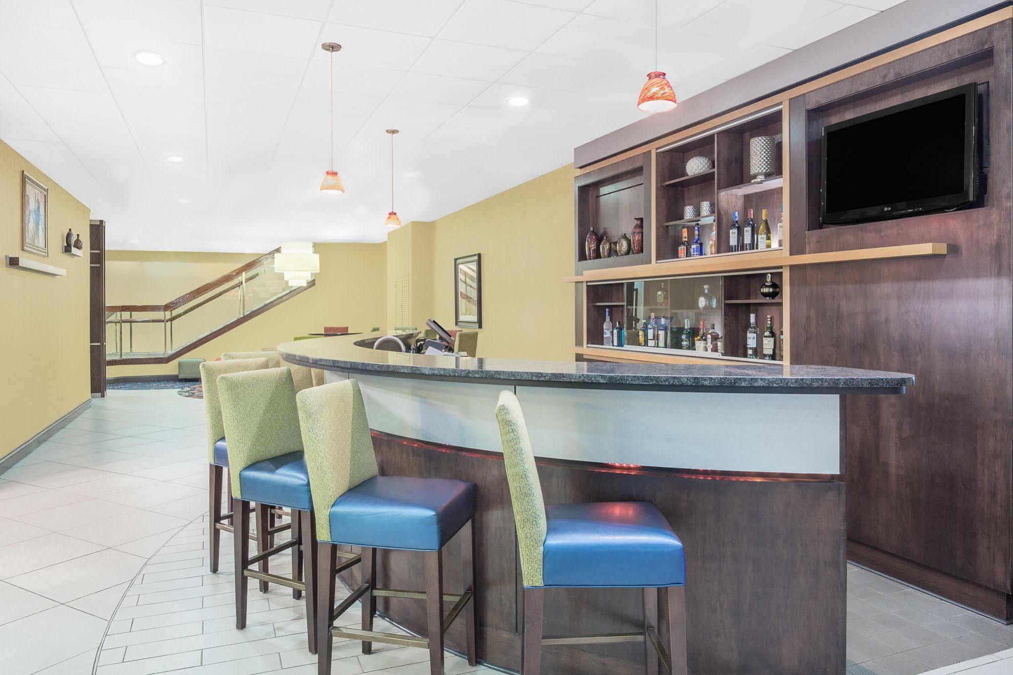 Baymont By Wyndham Fayetteville Fort Bragg Area Buitenkant foto
